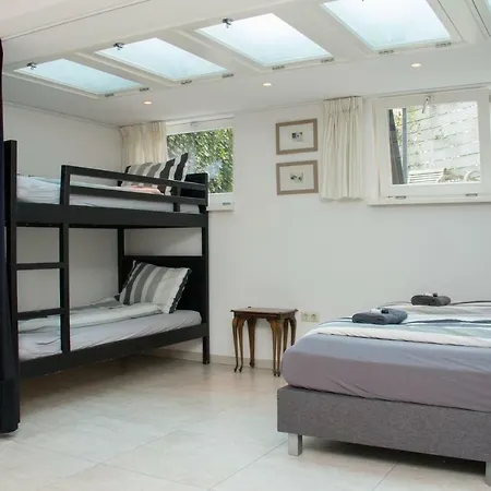 Tussen Gracht En Sintjan Daire