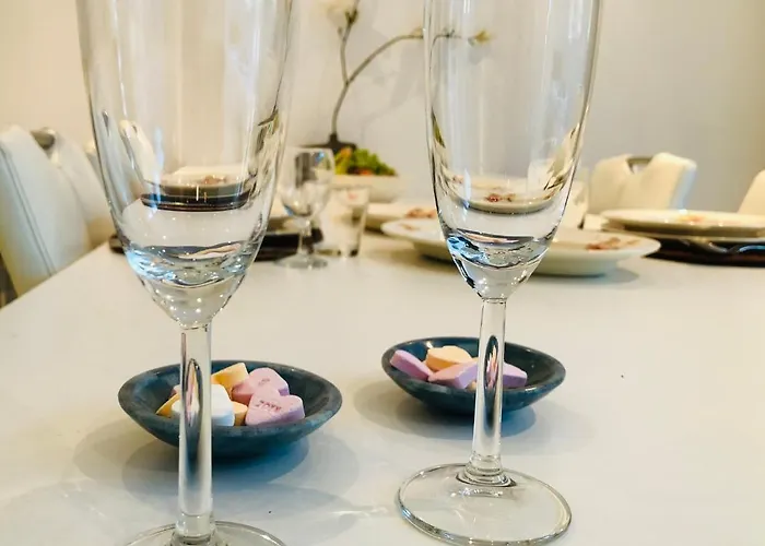 Daire Tussen Gracht En Sintjan *